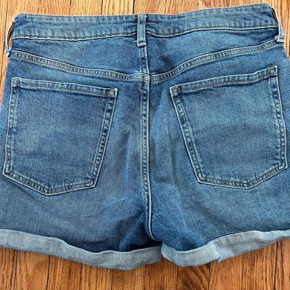 Women’s Old Navy High Rise OG Straight Jeans Shorts. Size 12 - Picture 4 of 6